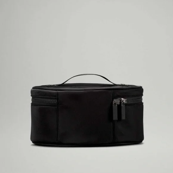 NWT lululemon Oval Top-Access Kit 3.5L - Picture 6 of 7